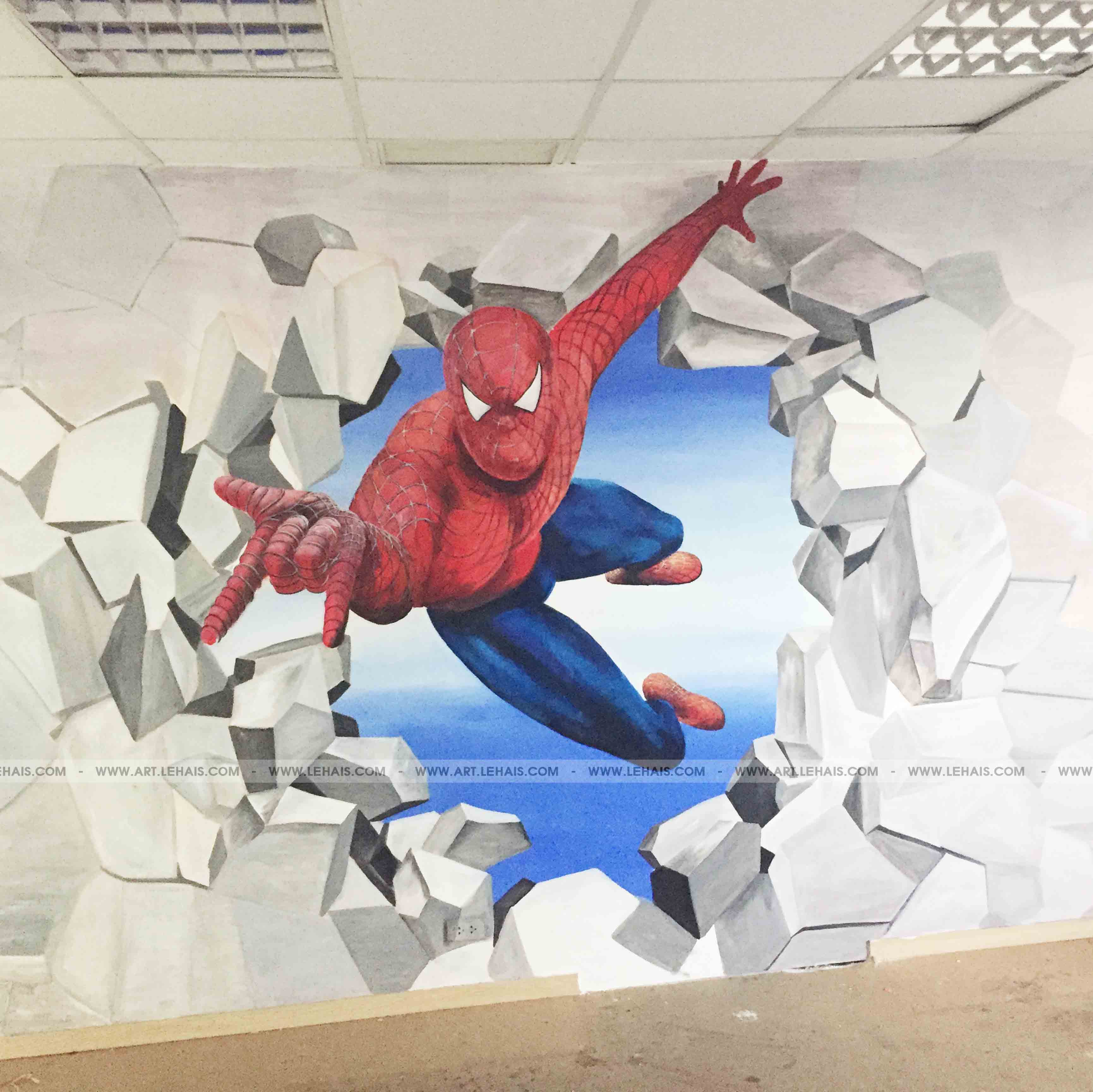 Nhân vật người nhện (Spiderman character): Với giới trẻ yêu thích siêu anh hùng, không ai có thể bỏ qua chiếc áo choàng của Người Nhện. Nhân vật huyền thoại này đã trở thành biểu tượng của văn hóa đại chúng và sẵn sàng thổi bùng lên khát vọng chiến đấu cho sự công bằng và sự thật.