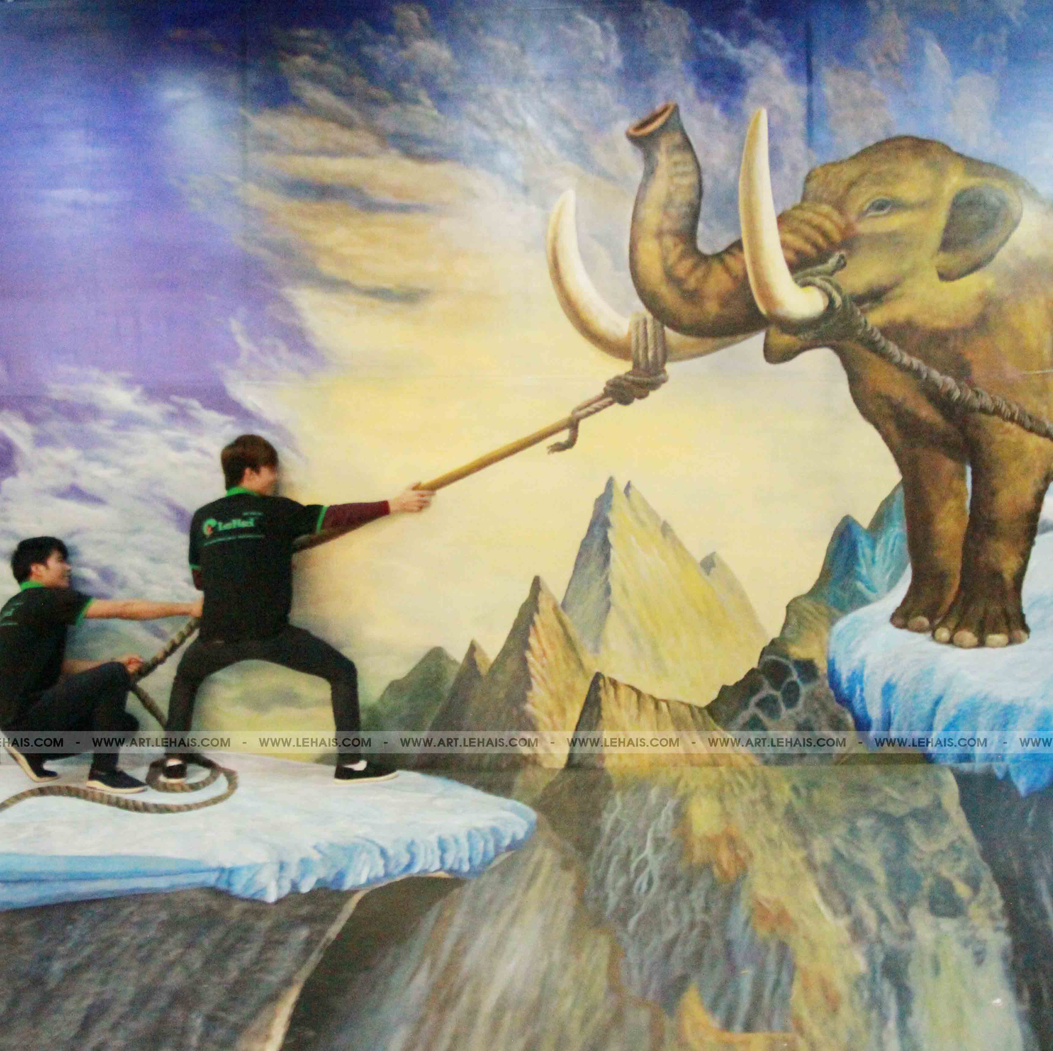 3D painting Mamut elephant drawn at Mipec Long Bien, Hanoi - TT97LHAR